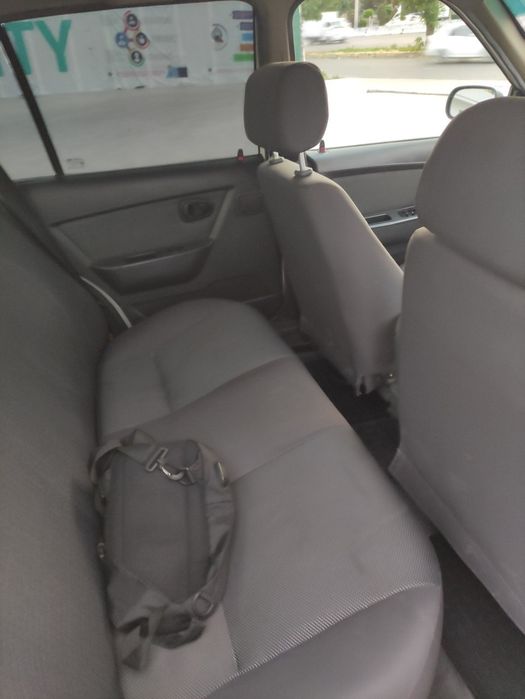 Nexia 2 sotiladi 1.6