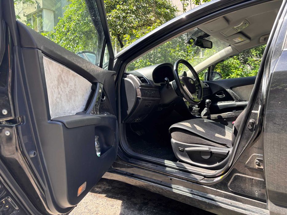 Toyota Avensis 2013 2.0 diesel