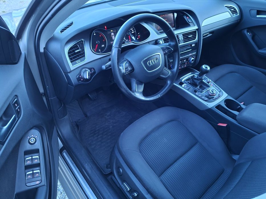 Audi A4 B8.5 ~ 2012/ 2.0d 143 Cp/Navi/Xenon/Led/2xClimatronic/Scaune incalzite!!Cash sau Rate!!!