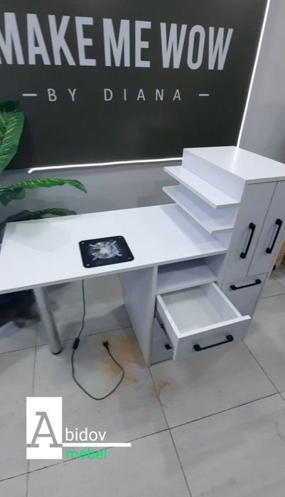 Маникюрный стол для Вашего бизнеса.  Удобный и функциональная.