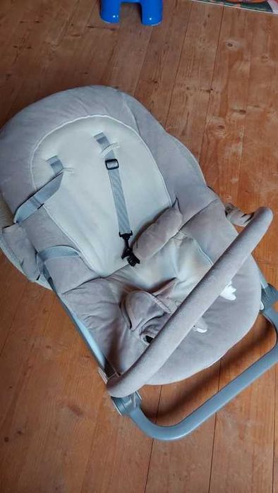 Balansoar cu vibratii BO Jungle pentru bebelusi cu arcada jucarii, bej