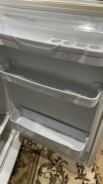 Холодильник INDESIT