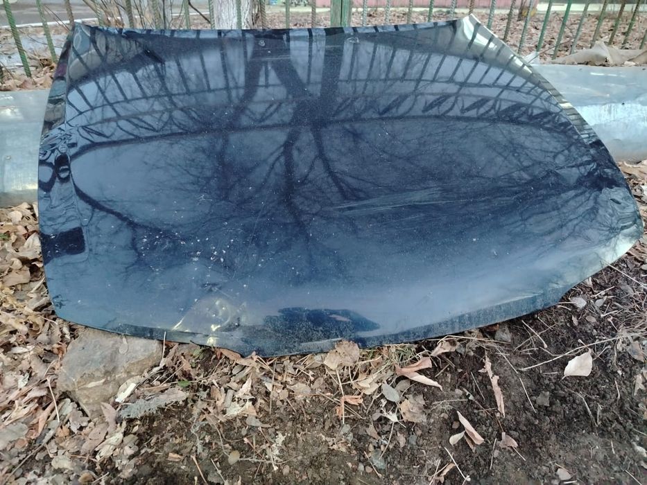 Продам капот mazda cronos