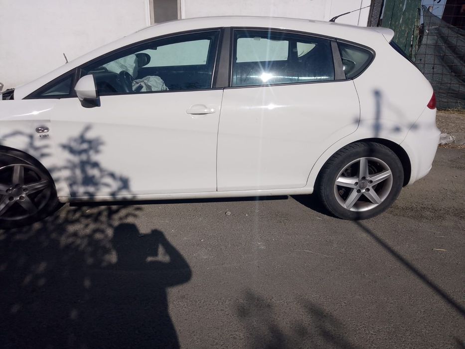 Seat Leon 1.4 TSI – Avariat frontal / Pentru piese sau reparație