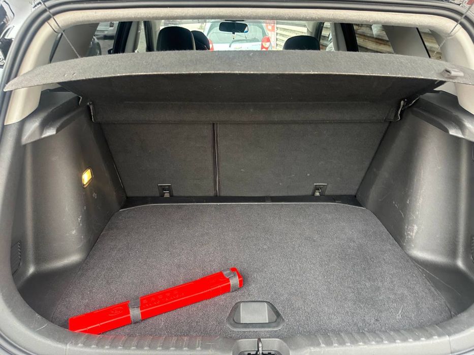 Tracker 2 premier 2020 qora