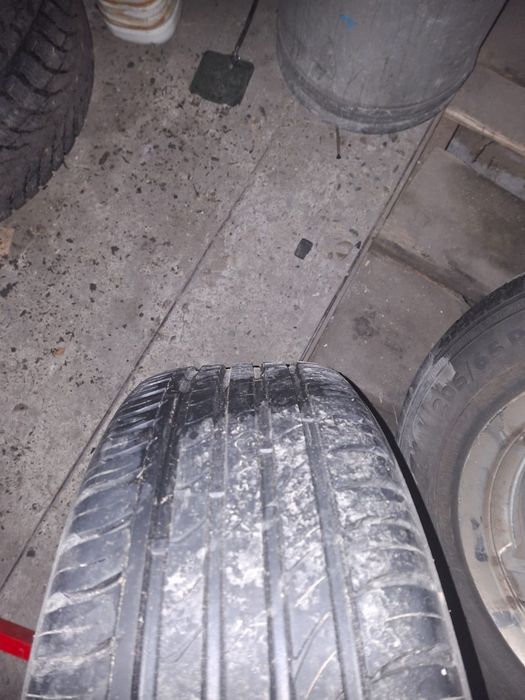 Продам летнюю резину с дисками