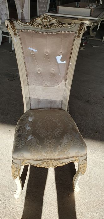 Stol va stullar.    Eng zamonaviy