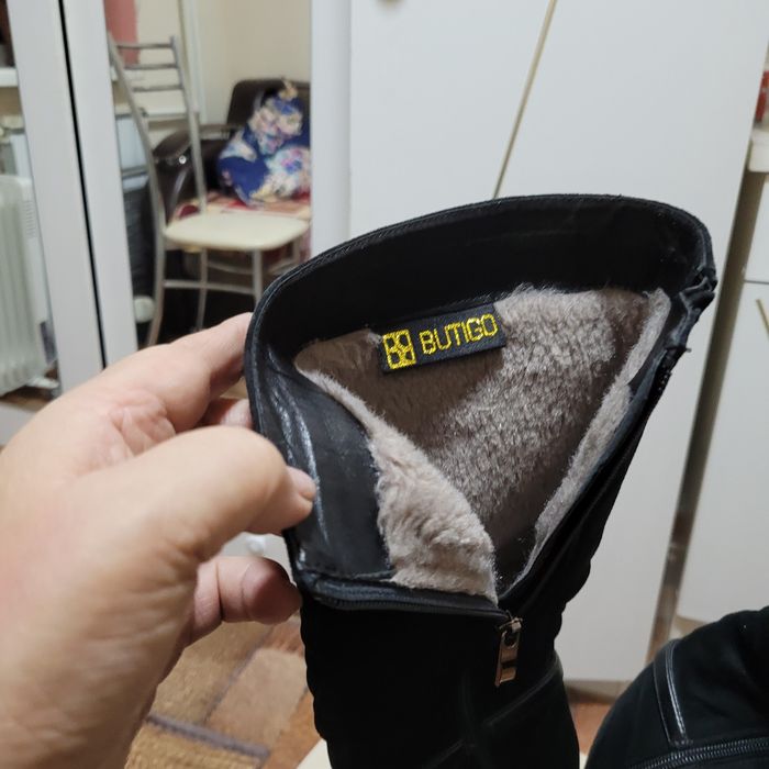 Продаю зимние сапоги