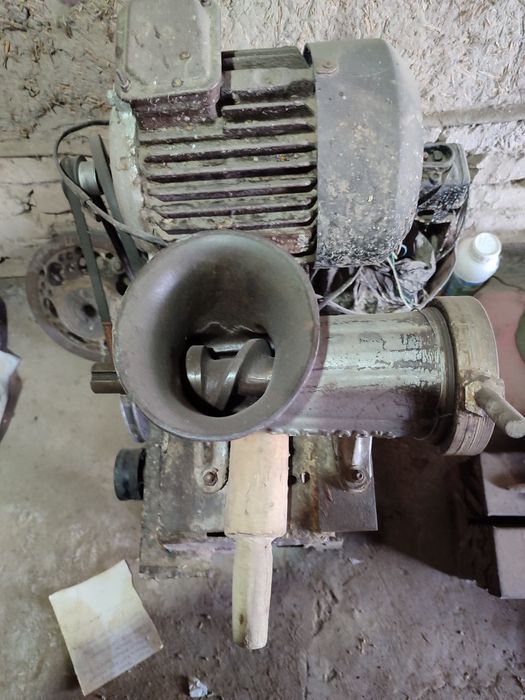 Мясорубка электрическая