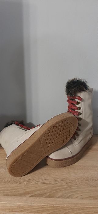 40 номер чисто Нови Ботуши BUGATTI
Естествен велур, регулиране на широ