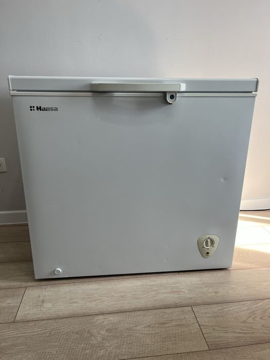Продам морозильный ларь Hansa FS200.4