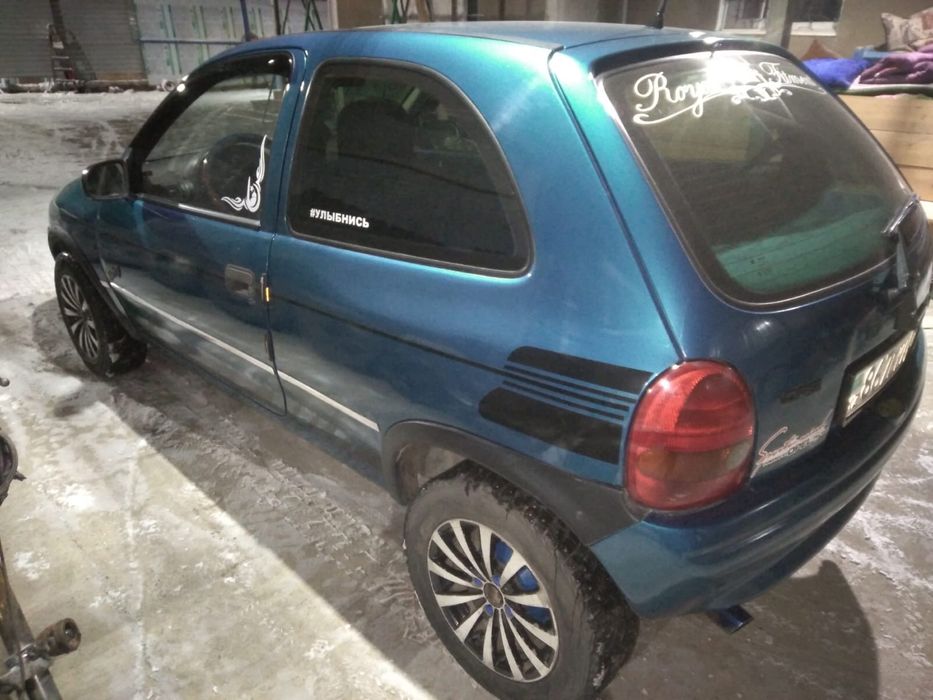 Продам машину Opel Corsa 1994 года