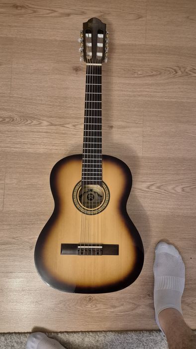 Vând chitară Hora Reghin 1/2