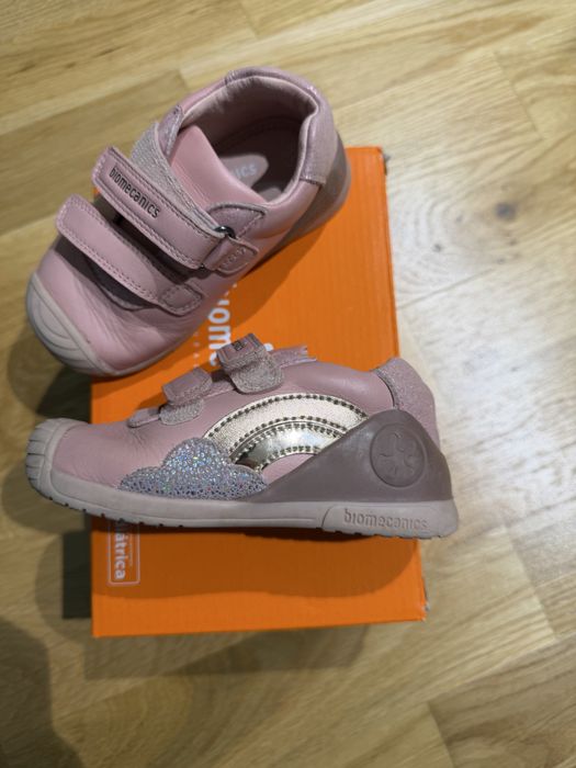 Vand adidasi/ incaltaminte Biomecanics fete