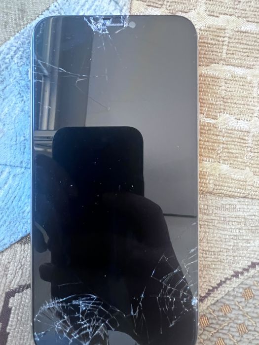 IPhone 11 pro ……..