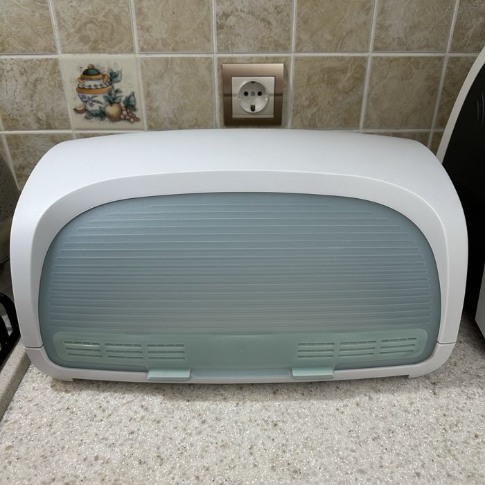 Хлебница Tupperware