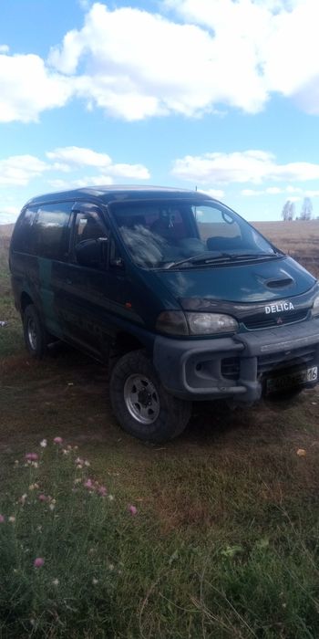 Продам Митсубиси Делику
