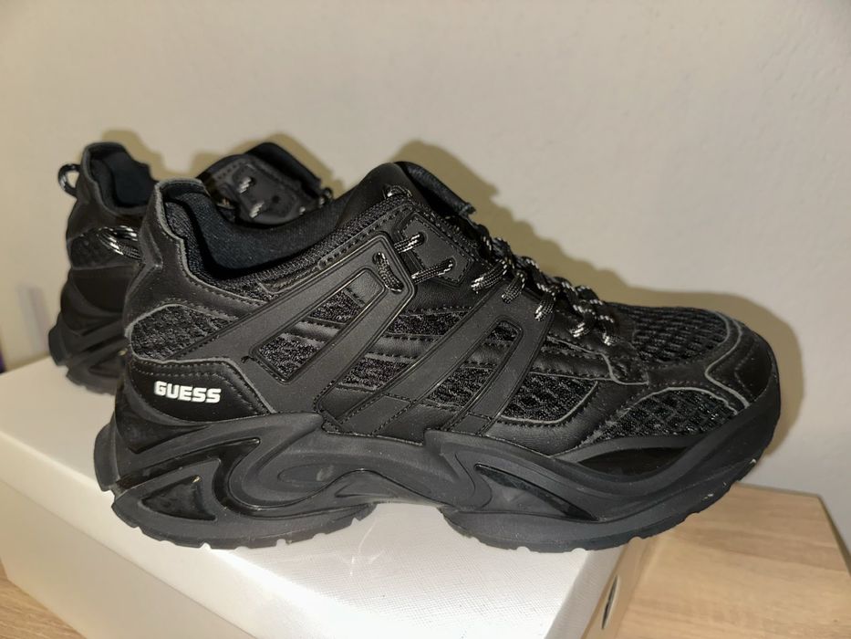 Дамски сникърси Guess Belluna