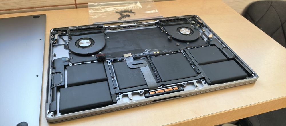 Dezmembrez A2141 Macbook PRO_i9_16"Display+Carcasa+Tastatura+Baterie