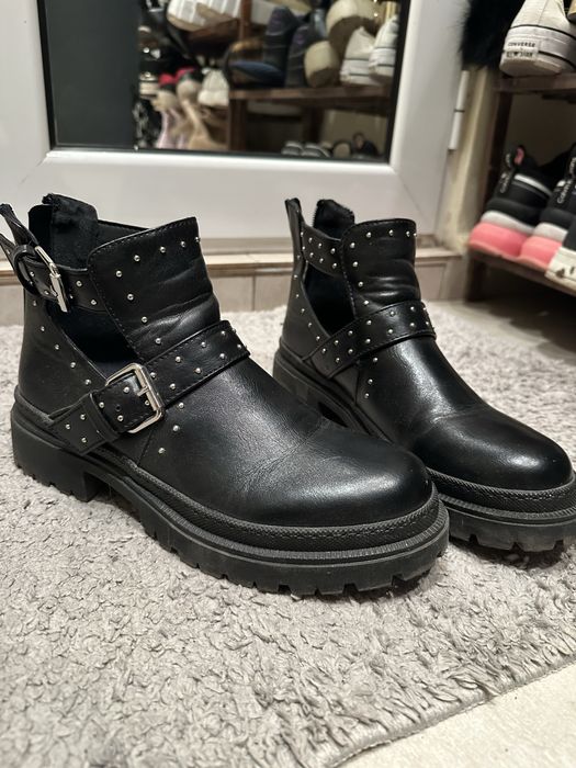 Обувки, номер 40