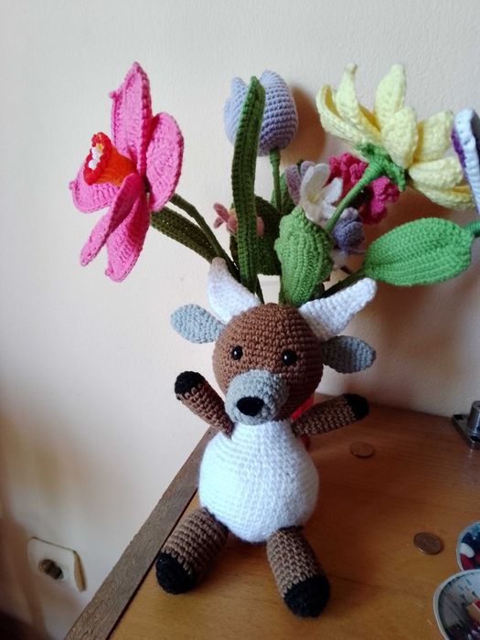 Изработка на плетени цветя и дребни аксесоари!