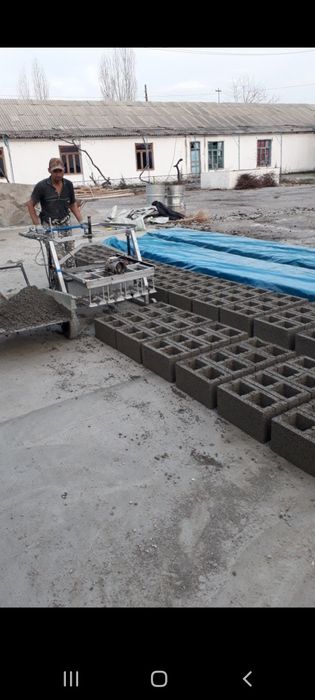 В Фергане Продаётся Станок по производству Шлакаблоков.