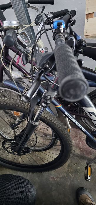 Vind bicicleta Giant pe 29