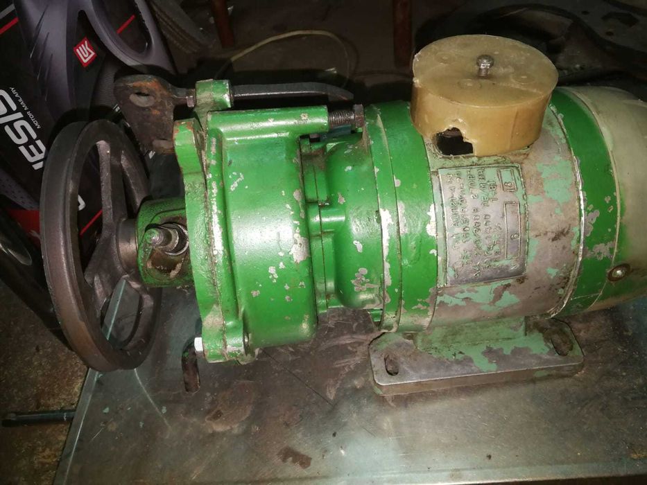 Электродвигатель, привод швейной машины класса 1022.