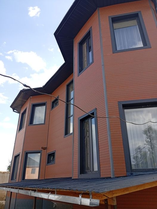 Продам коттедж три этажа.