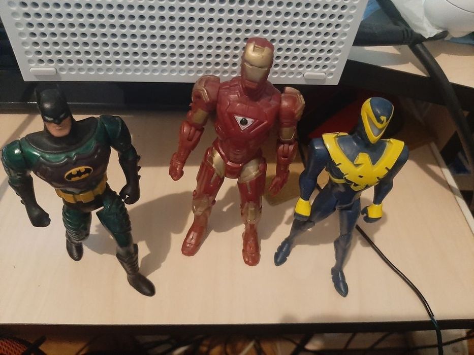 Vând figurine Habsro originale vechi si noi