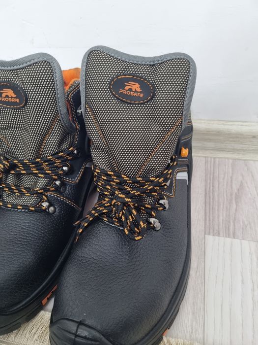 Продам спец. Ботинки