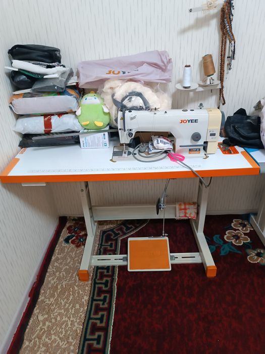 Продаётся швейная машина.