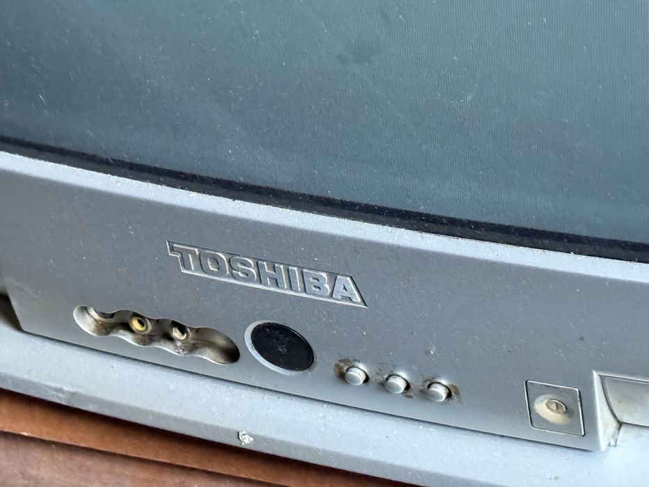 Телевизор Toshiba работающий