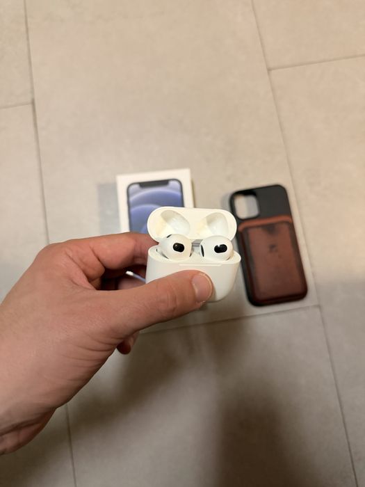 Apple iPhone 12 Mini 64GB + Apple Airpods 3
