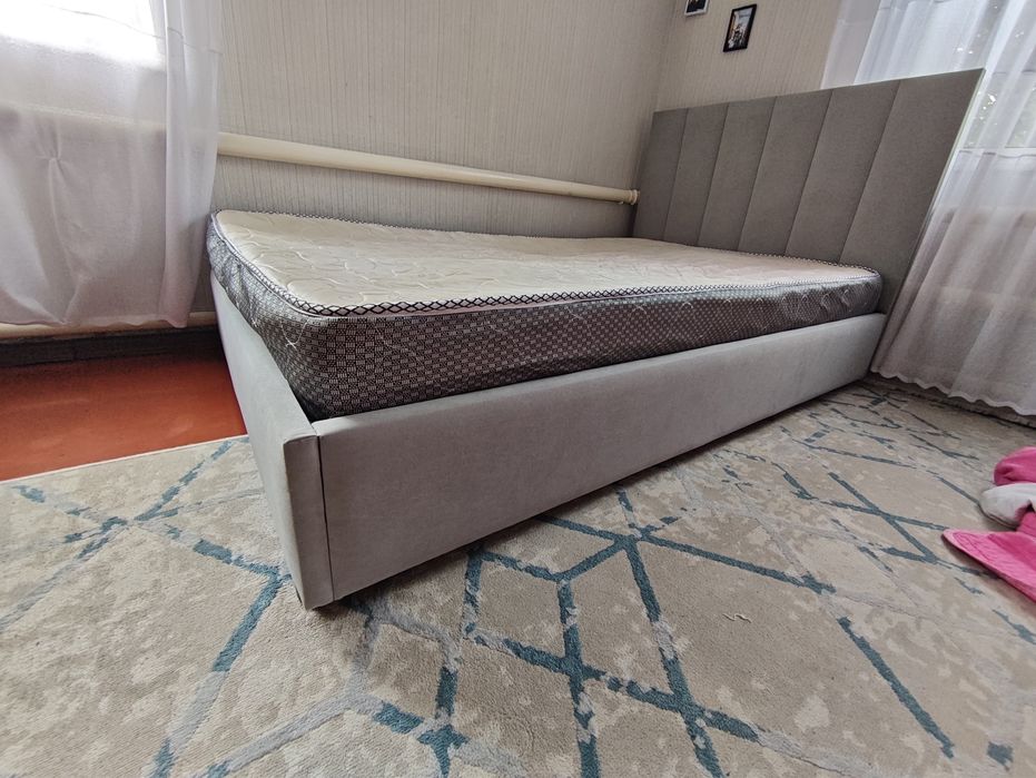 Продам кровать б/у за 45000