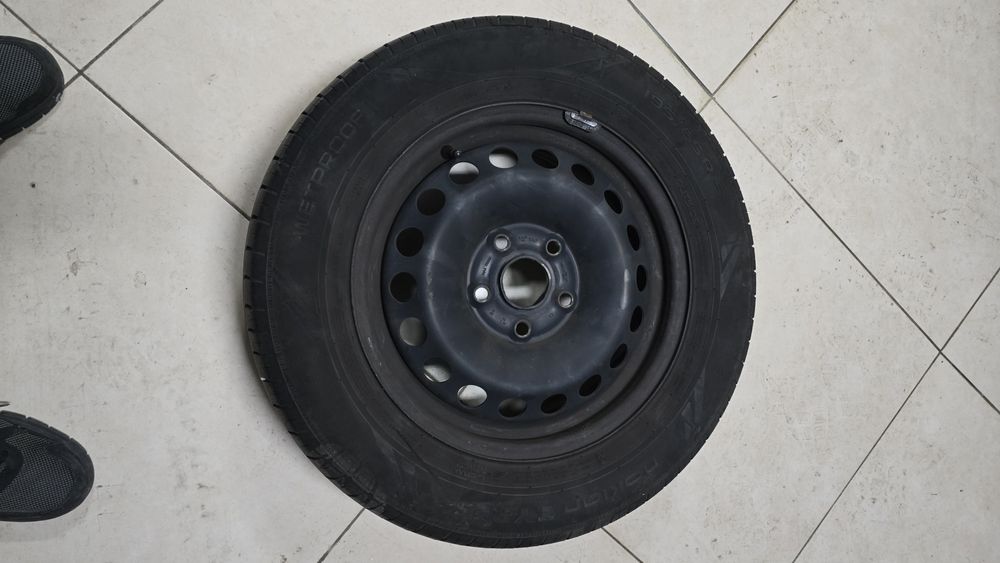 Set complet anvelope vara 195 65 15 cu jante tabla Skoda Octavia