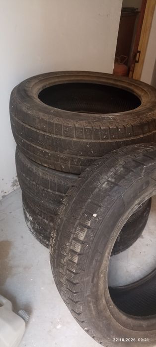 Зимные шины размері 215*55*R17