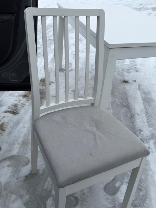 Vând mobila folosită câteva luni