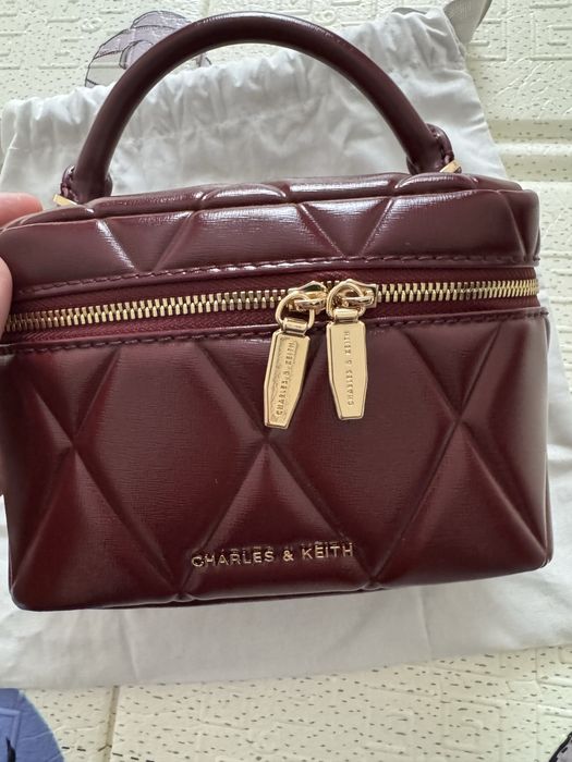 Сумка оригинал charles&keith