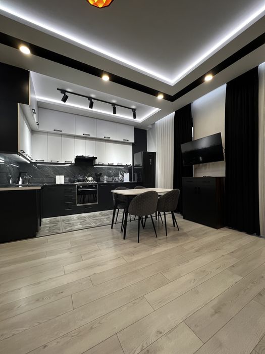 Аренда новой 2-х комнатной кв в стиле HI-TECH.премиум класса