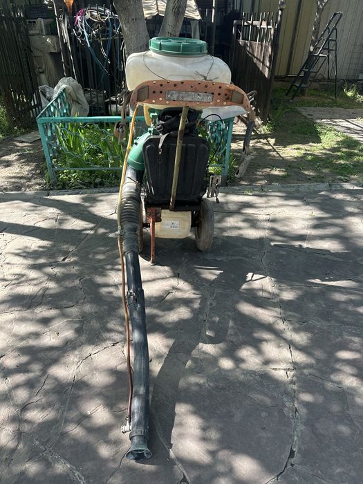 Опрыскиватель бензиновый