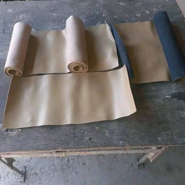 Четири ролки с кожа