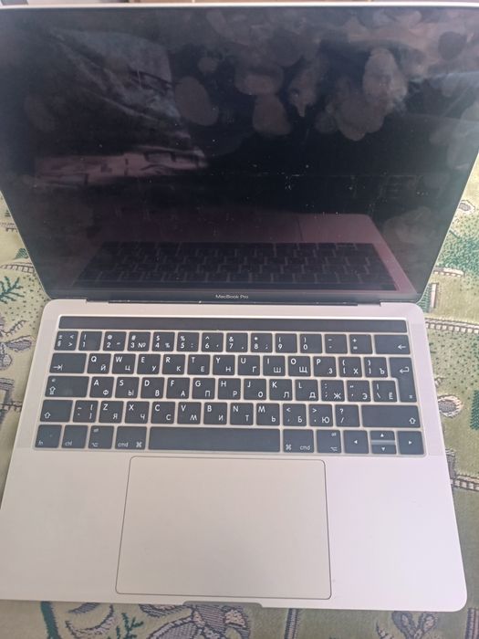 iPhone MacBook Pro