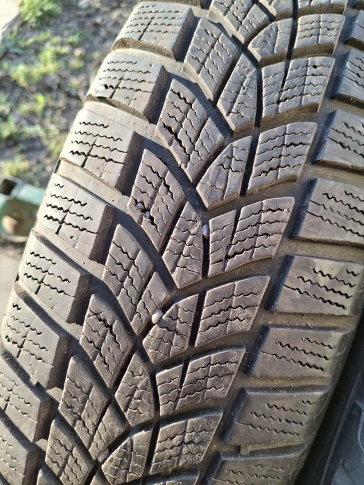 2  Anvelope de iarnă  155 70 r19 Goodyear