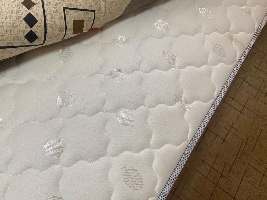 Продам спальний гарнитур