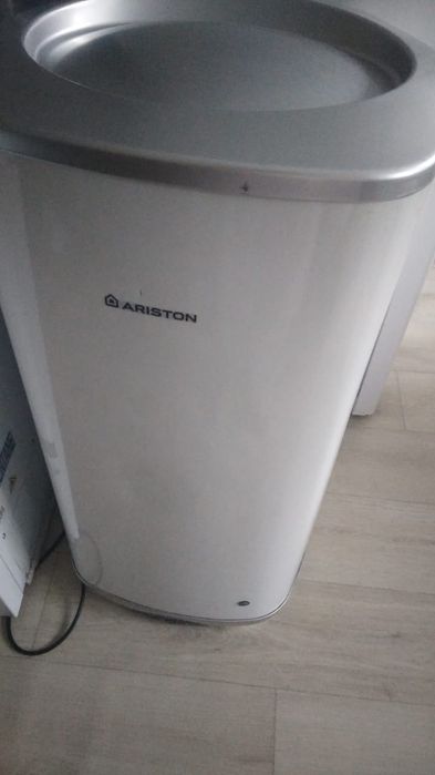 Продам Аристон 100литоровый