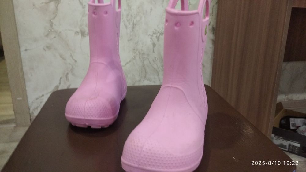 Продам  crocs'.Детский ,розовый, лёгкие.