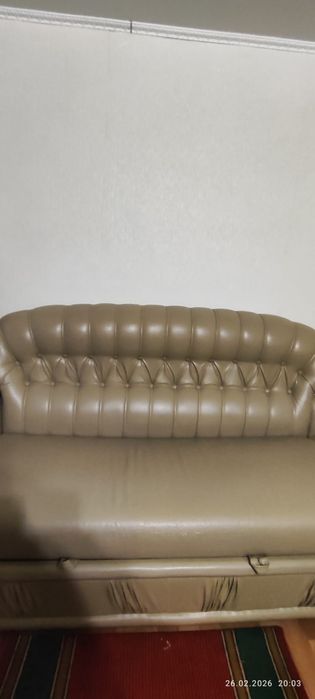 Срочно! Угловой диван и кресло