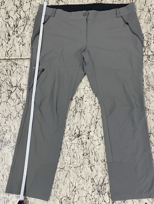 Продавам дамски стреч панталон за планинско ходене