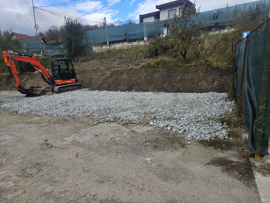 Inchiriez excavator 6t cu operator